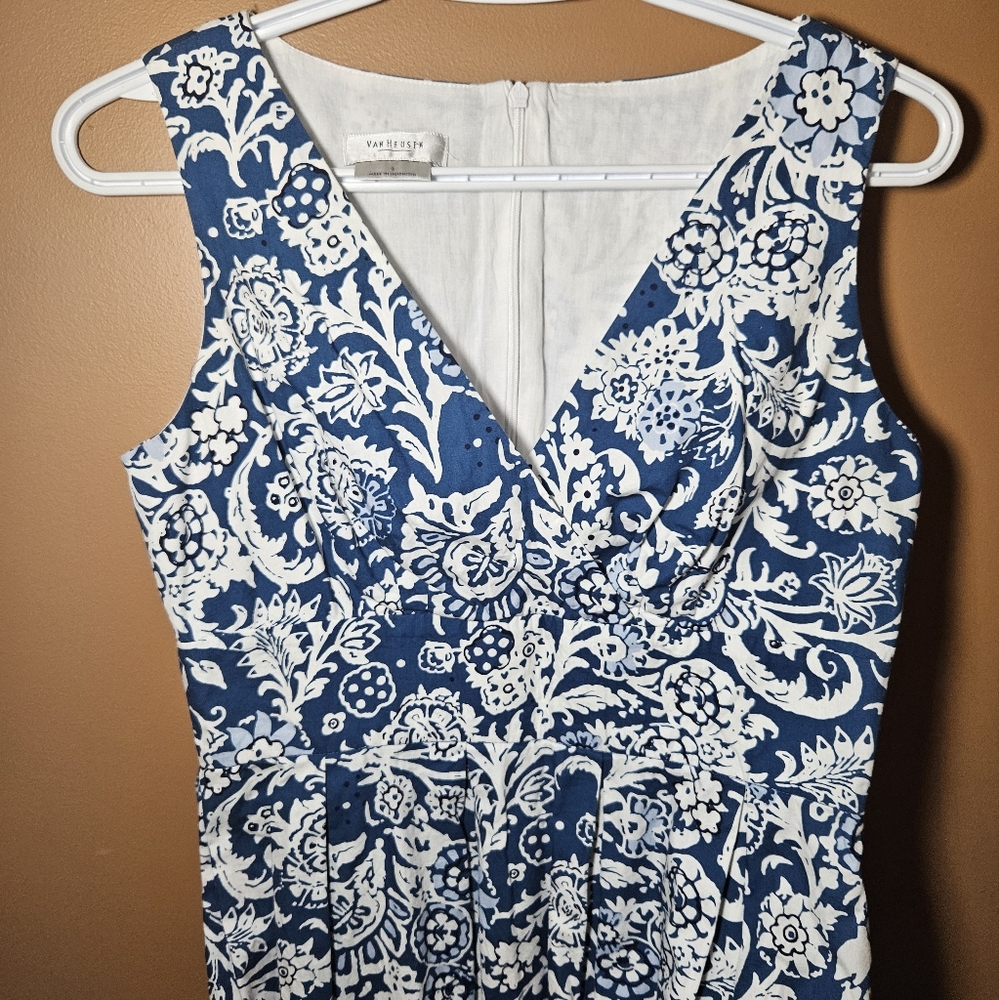 Sneak peak - Van Hausen Dress
